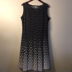 Haani Black and white sleeveless dress